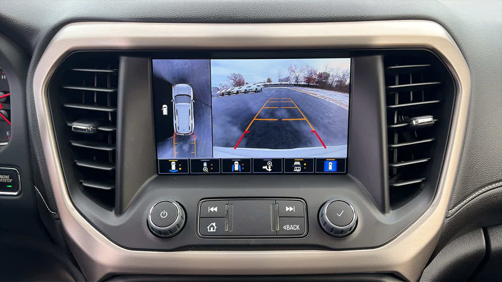 2023 GMC Acadia Denali