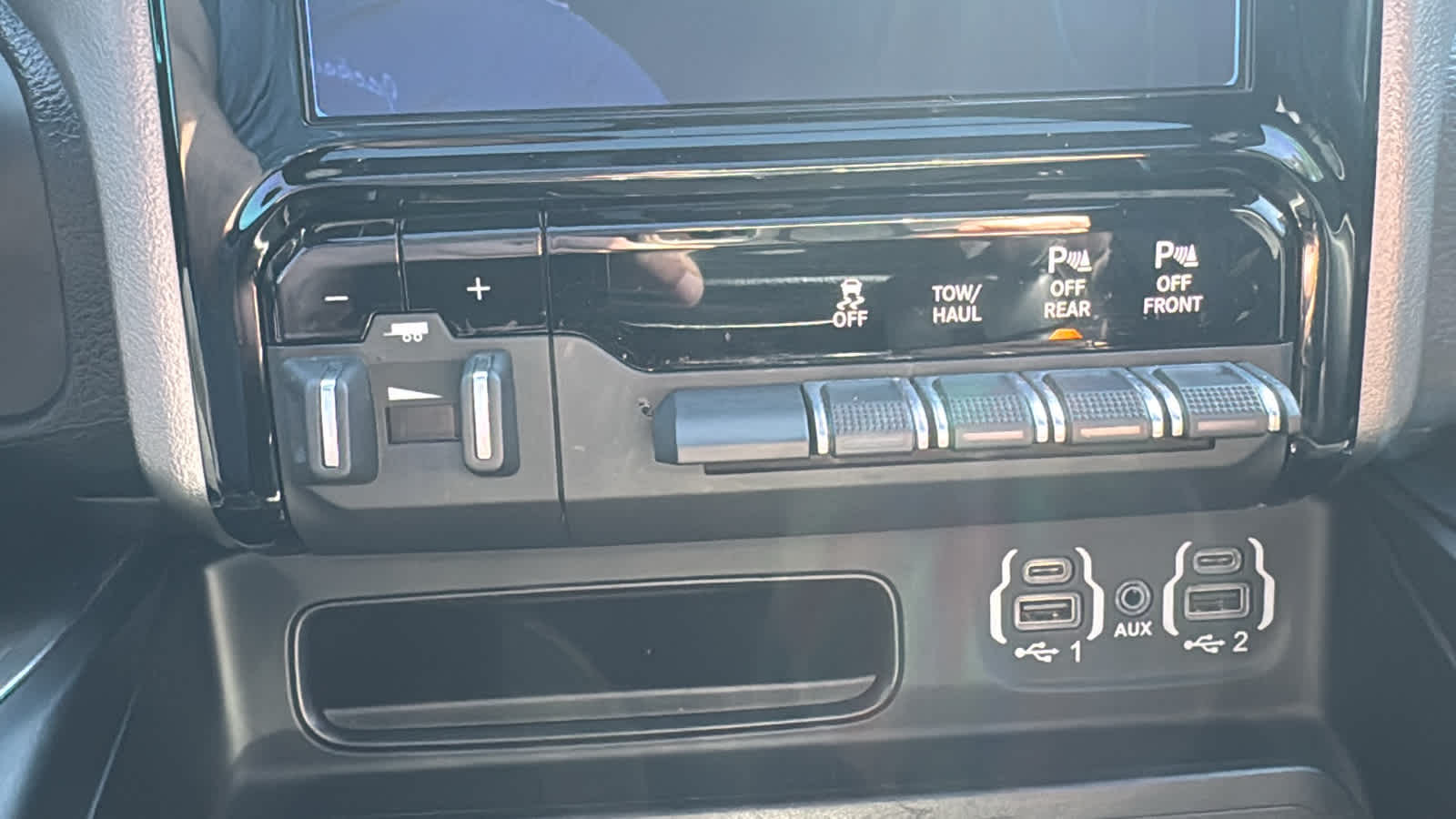 2022 RAM 1500 Laramie Crew Cab 4x4 5'7" Box