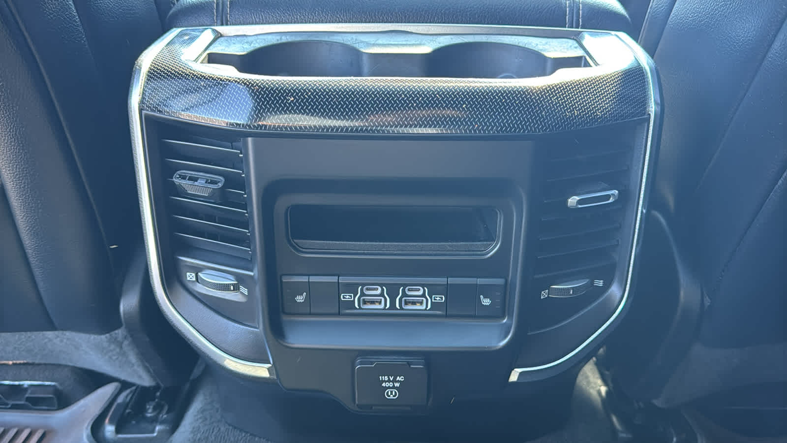 2022 RAM 1500 Laramie Crew Cab 4x4 5'7" Box