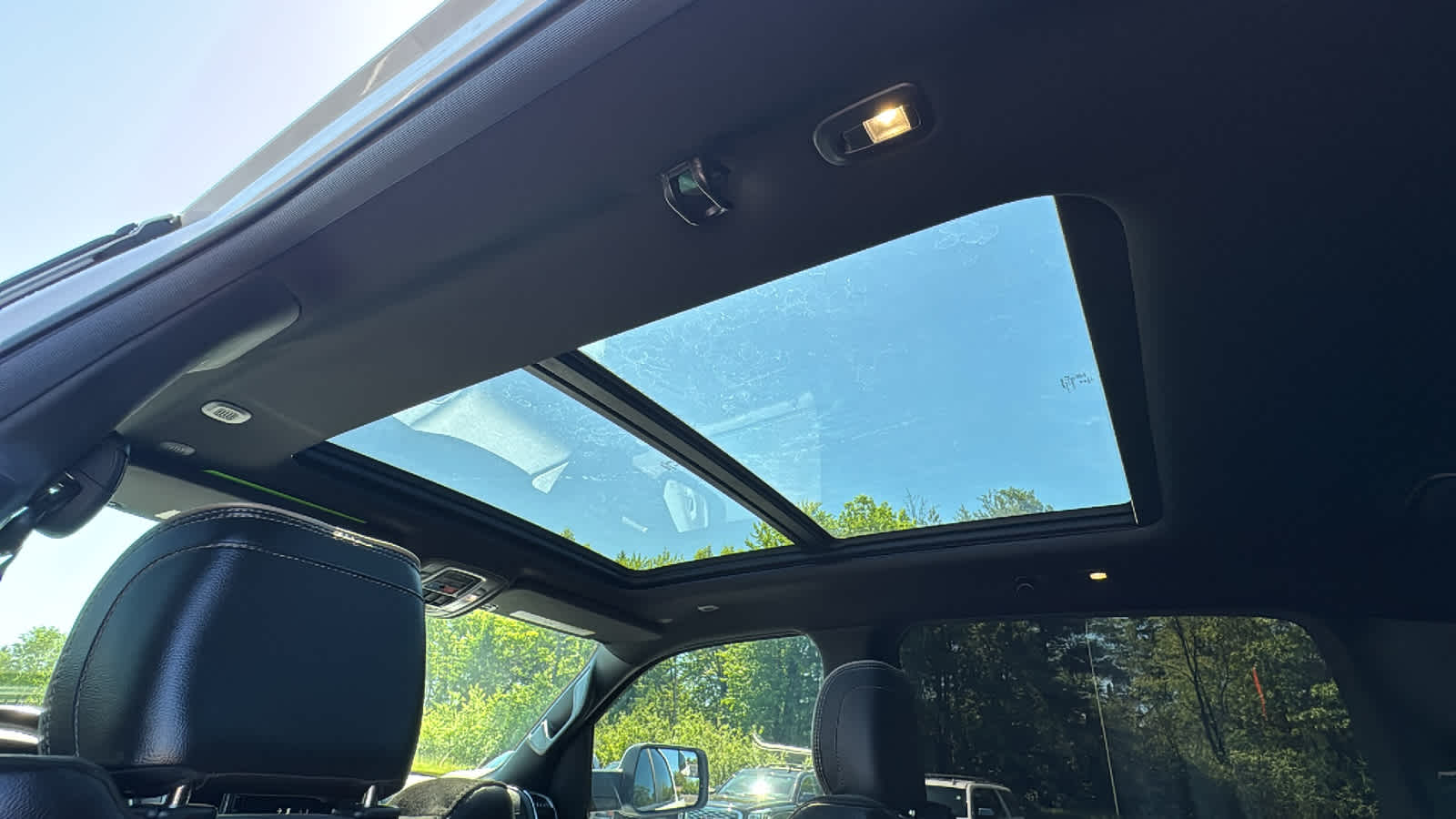 2022 RAM 1500 Laramie Crew Cab 4x4 5'7" Box