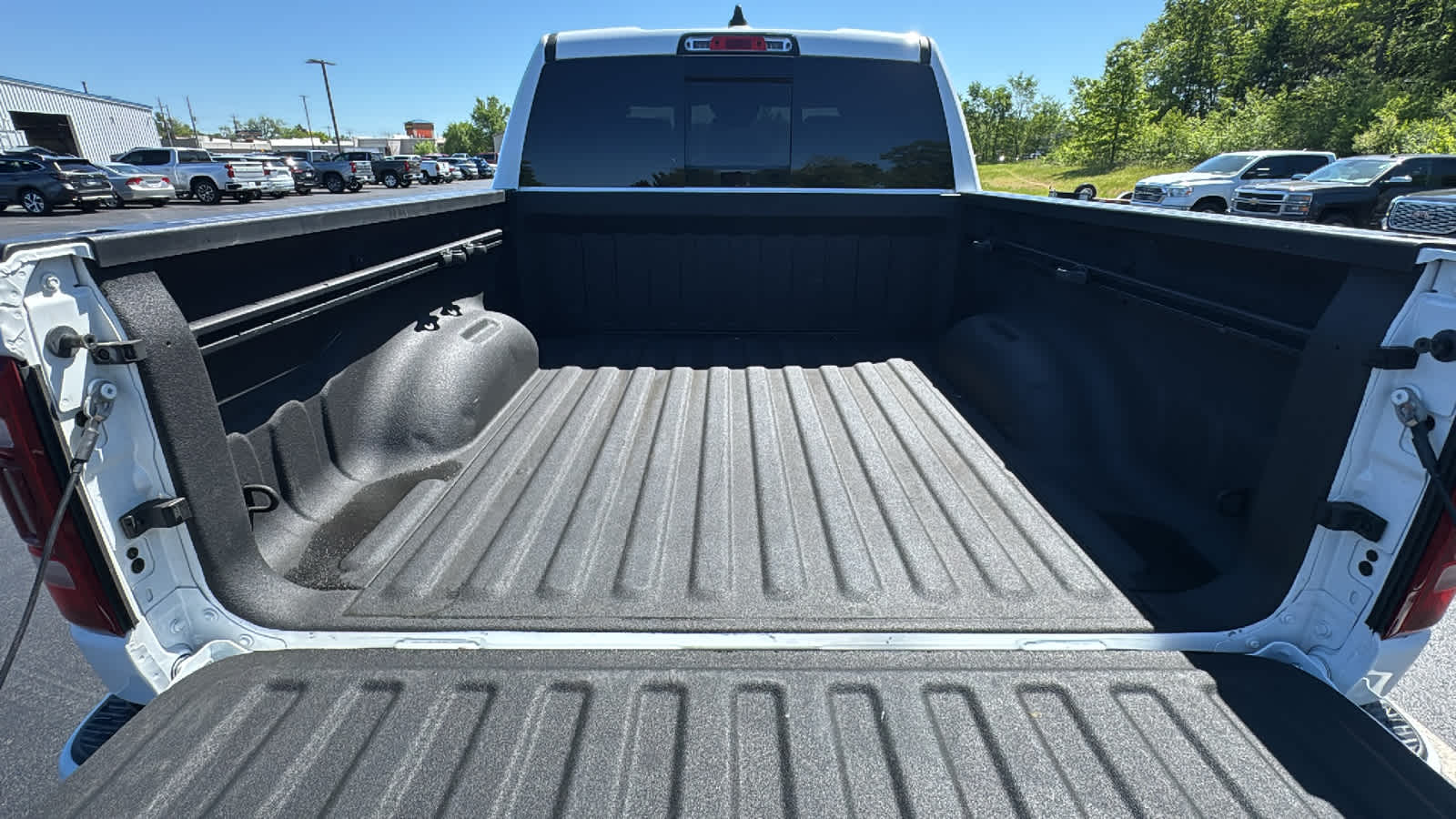 2022 RAM 1500 Laramie Crew Cab 4x4 5'7" Box