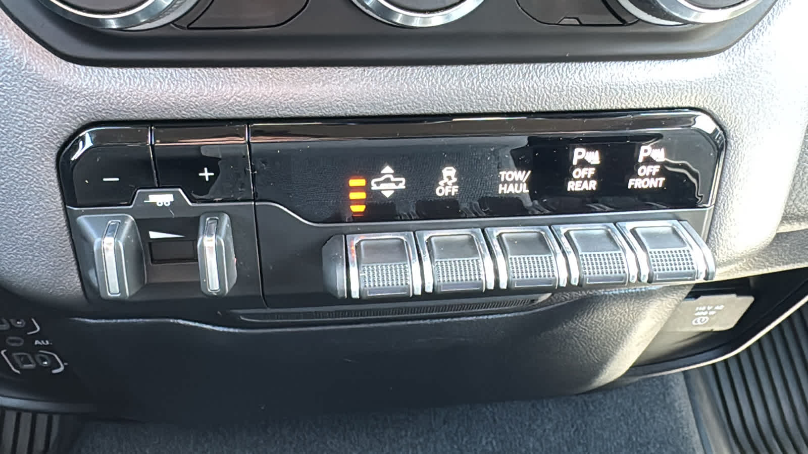 2019 RAM 1500 Big Horn/Lone Star Crew Cab 4x4 6'4" Box
