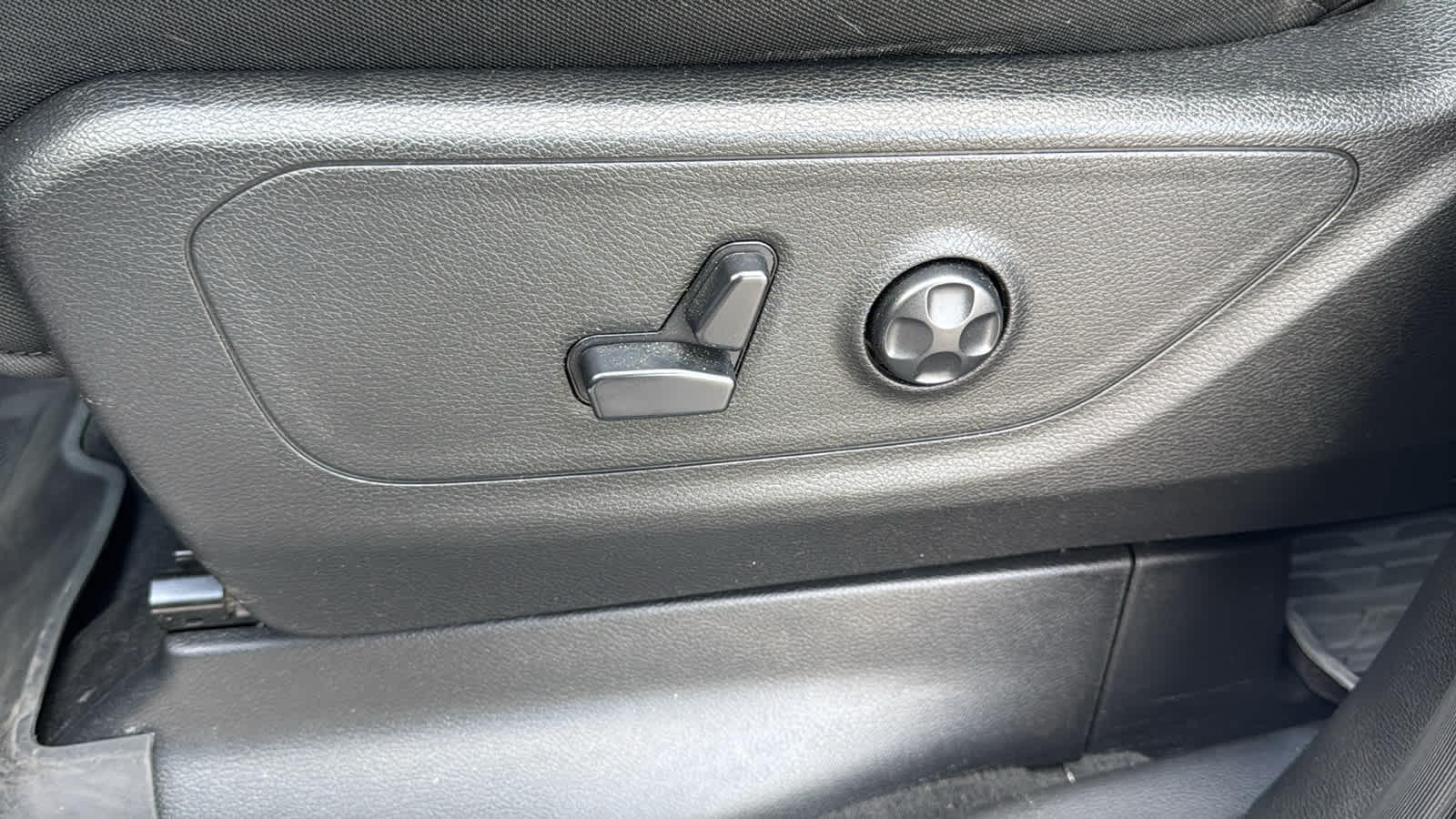 2019 RAM 1500 Big Horn/Lone Star Crew Cab 4x4 6'4" Box