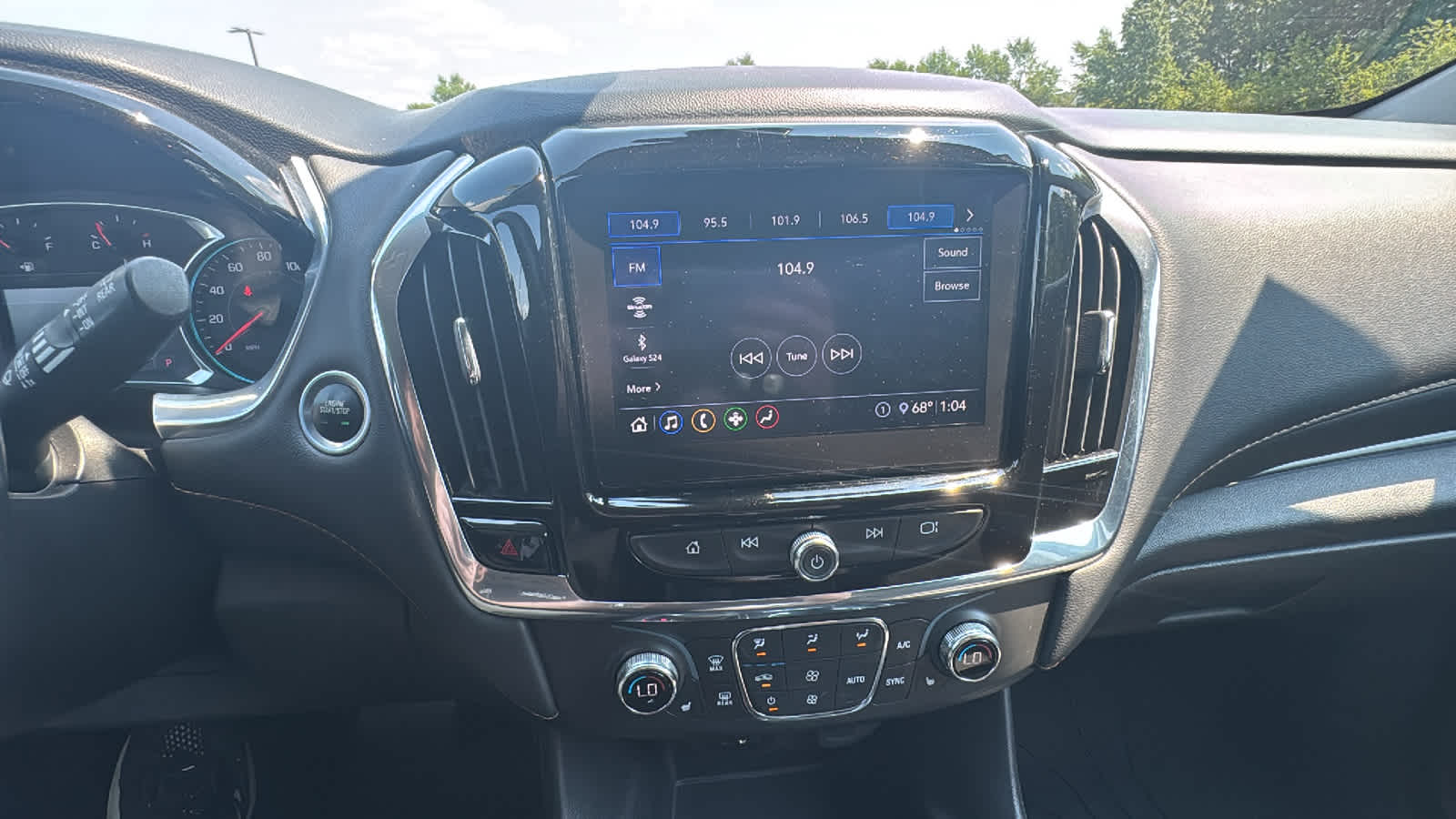 2021 Chevrolet Traverse LT Cloth