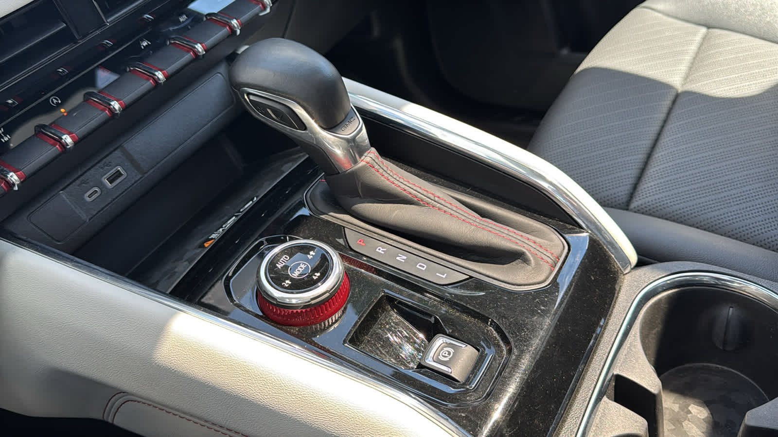 2024 GMC Canyon AT4X