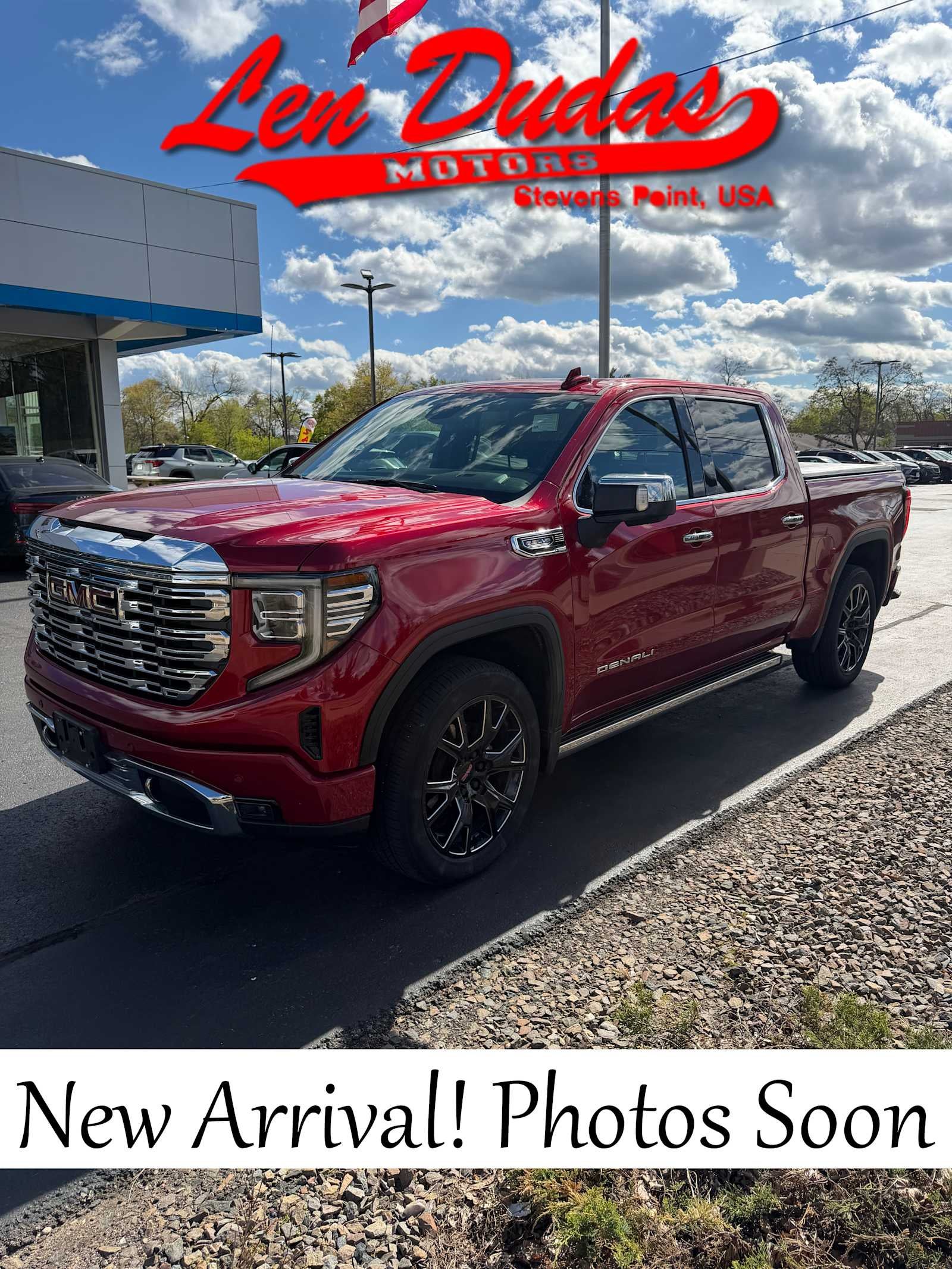 2022 GMC Sierra 4WD Crew Cab Short Box Denali's photo