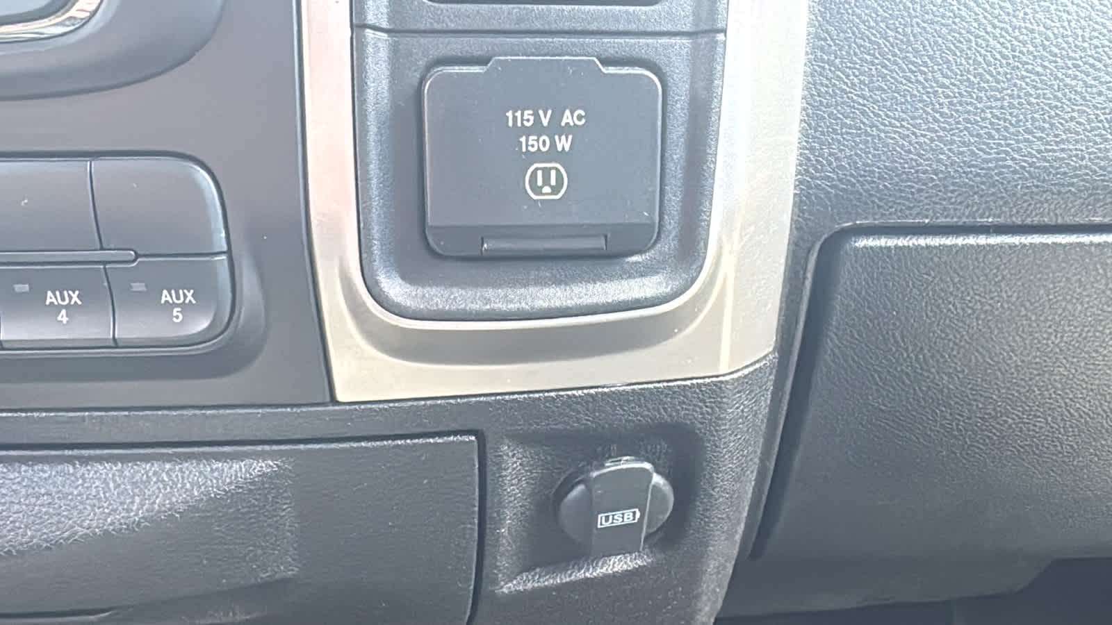2018 RAM 2500 Big Horn Crew Cab 4x4 6'4" Box