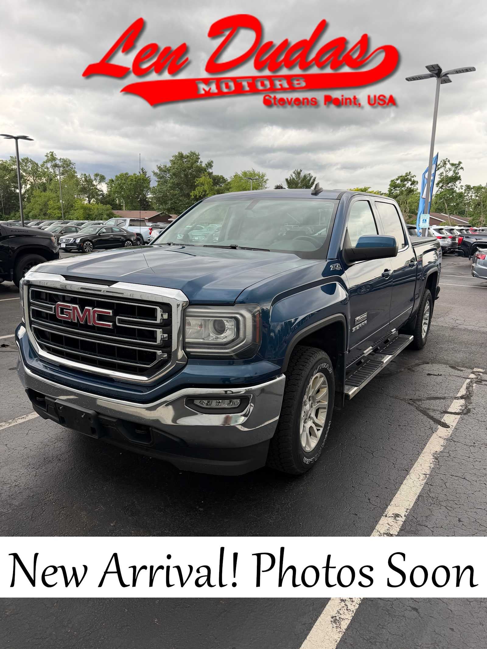 2016 GMC Sierra 4WD Crew Cab Short Box SLE's photo