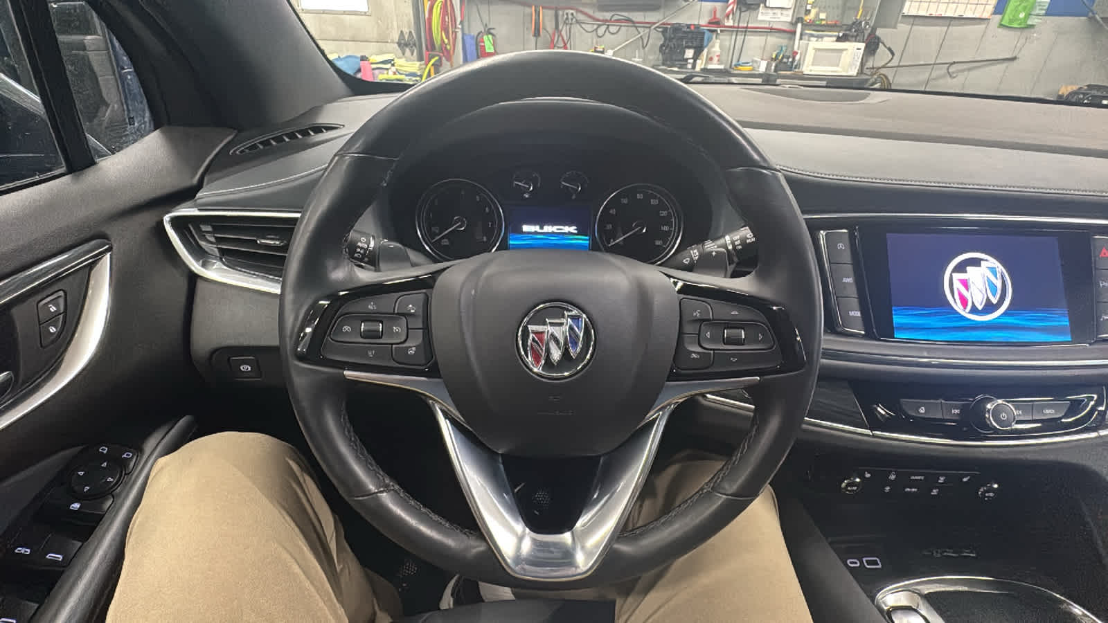 2023 Buick Enclave Essence
