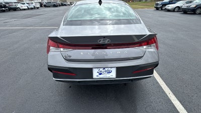 2024 Hyundai Elantra SE