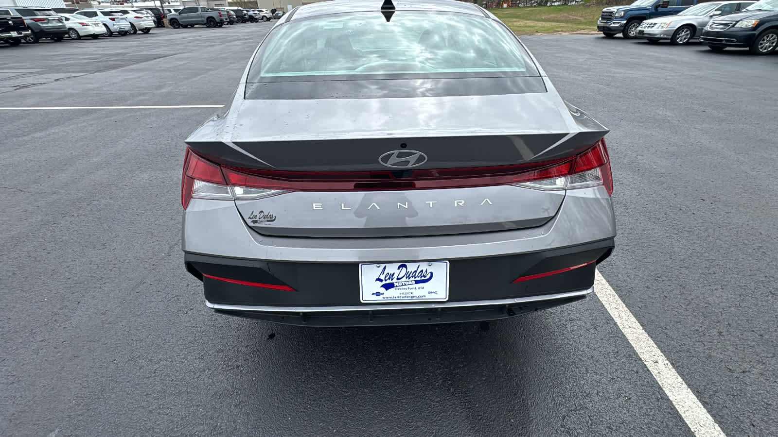2024 Hyundai Elantra SE