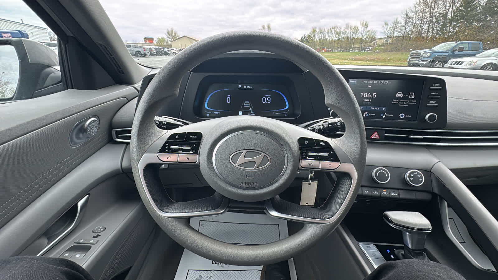 2024 Hyundai Elantra SE
